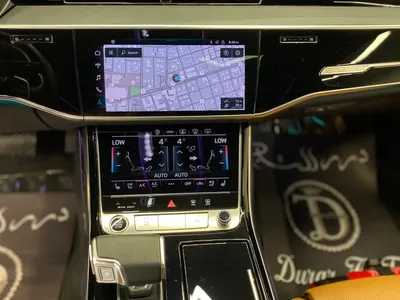 2022 اودي اي 8 ال 55تي اف اس أي