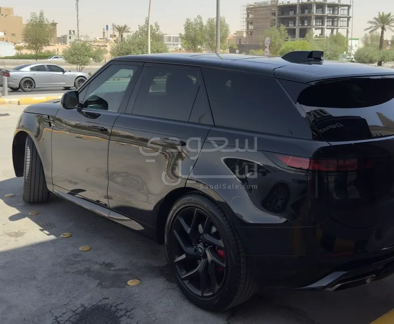 2024 لاند روفر رينج روفر سبورت اتش اس اي