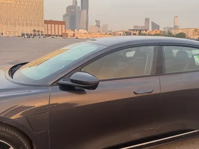 2025 لوسيد اير بيور