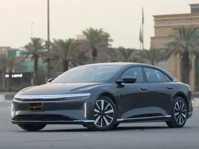 2025 لوسيد اير بيور