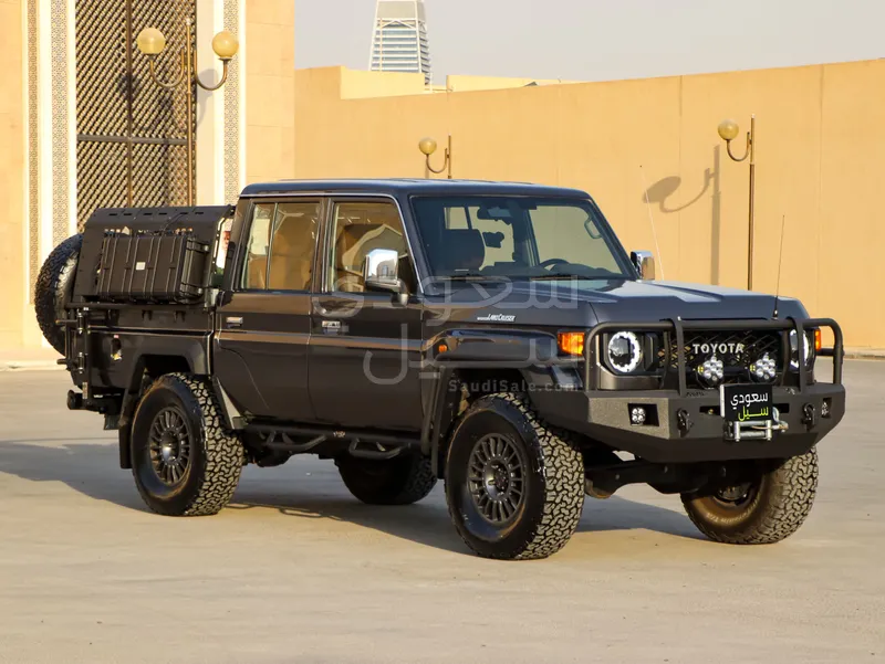 2024 Toyota Land Cruiser LX Double Cab