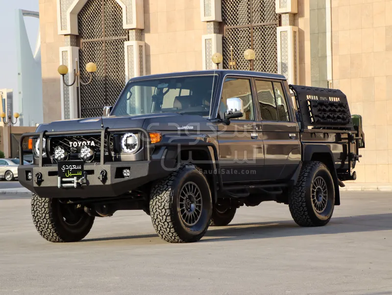 2024 Toyota Land Cruiser LX Double Cab