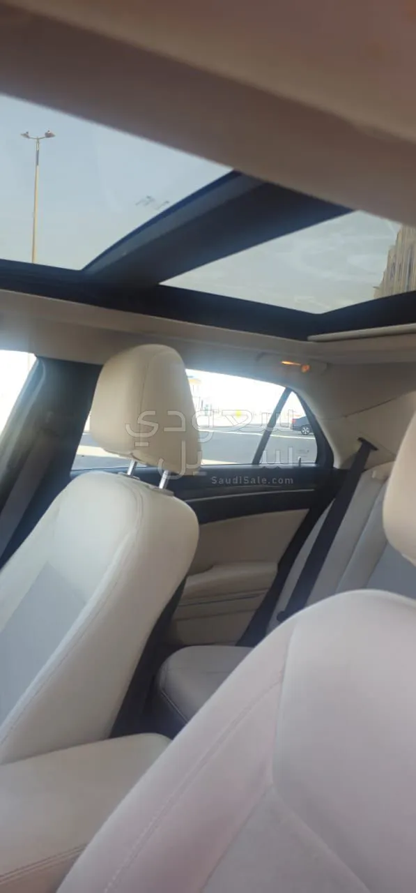 2021 كرايسلر 300 ليميتد