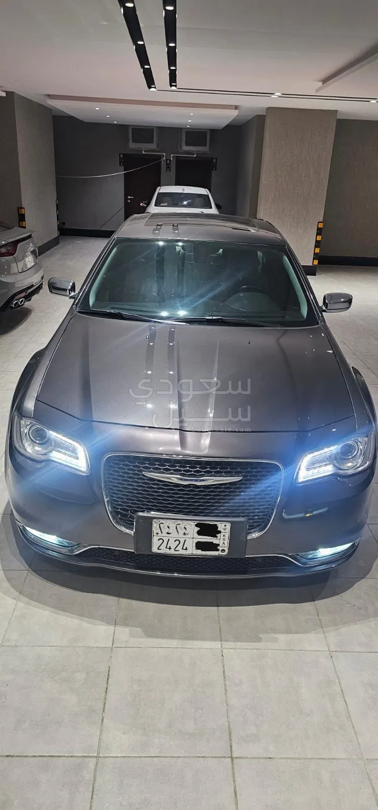 2021 كرايسلر 300 ليميتد