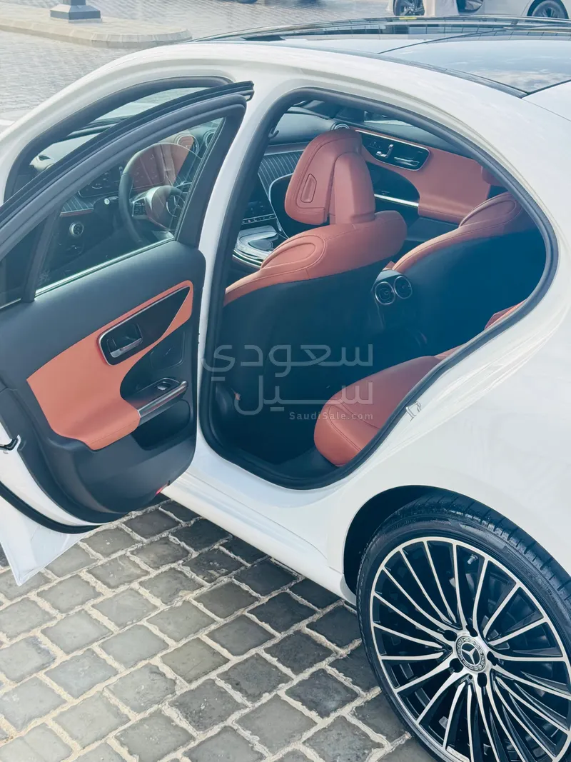 2023 مرسيدس - بنز سي 300
