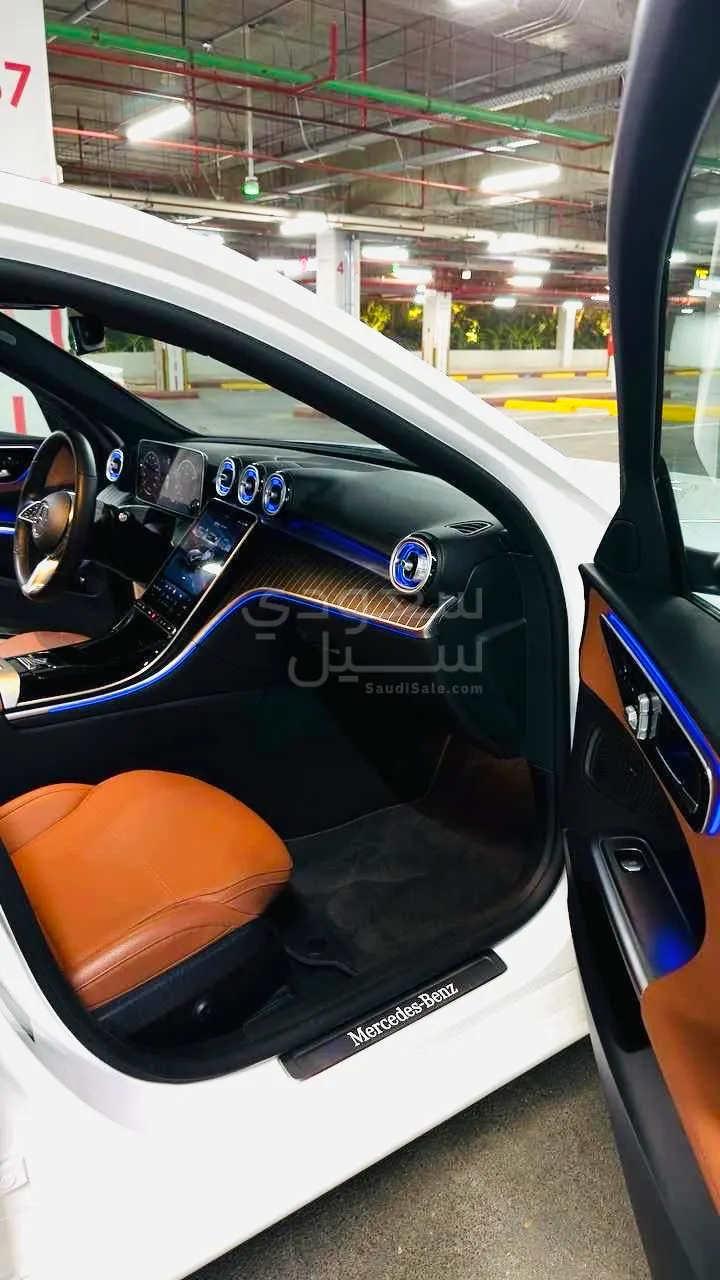 2023 مرسيدس - بنز سي 300