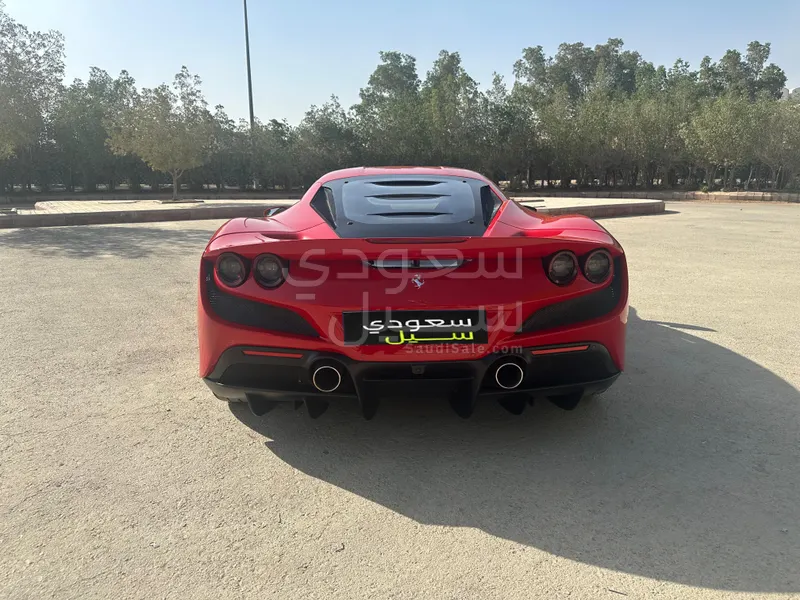2020 فيراري اف 8 تريبوتو