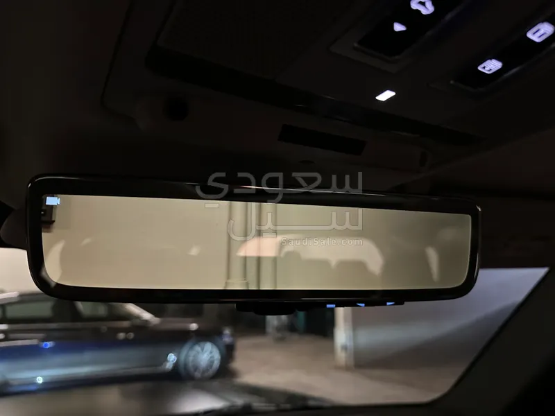 2020 لاند روفر ديفيندر 110
