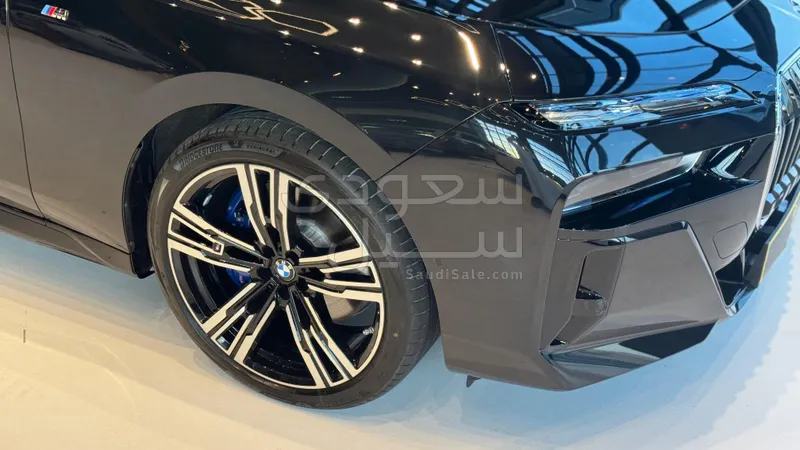 2026 بي ام دبليو الفئة السابعة 735أي