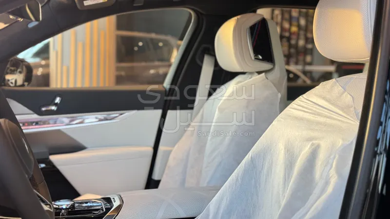 2026 بي ام دبليو الفئة السابعة 735أي