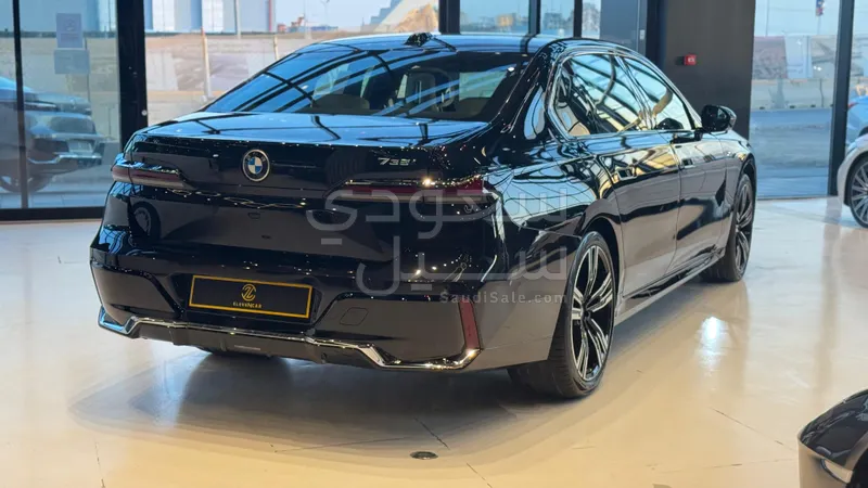 2026 بي ام دبليو الفئة السابعة 735أي
