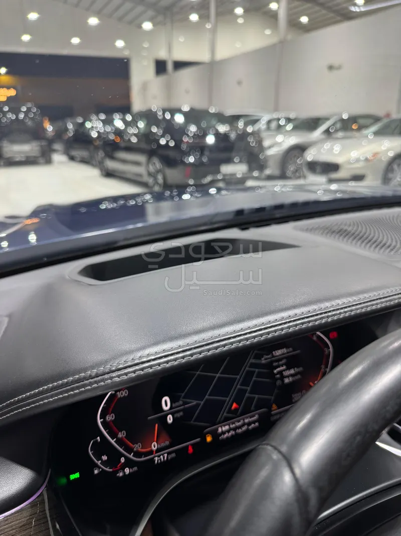 2021 بي ام دبليو الفئة السابعة 730 إل أي