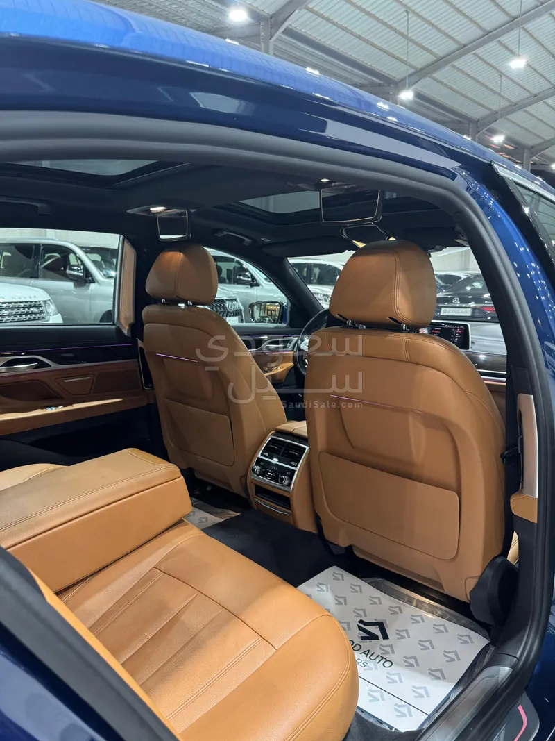 2021 بي ام دبليو الفئة السابعة 730 إل أي