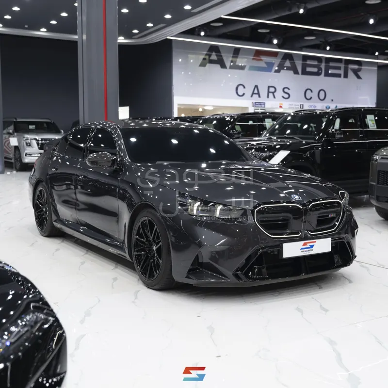 2025 بي ام دبليو الفئة ام إم 5