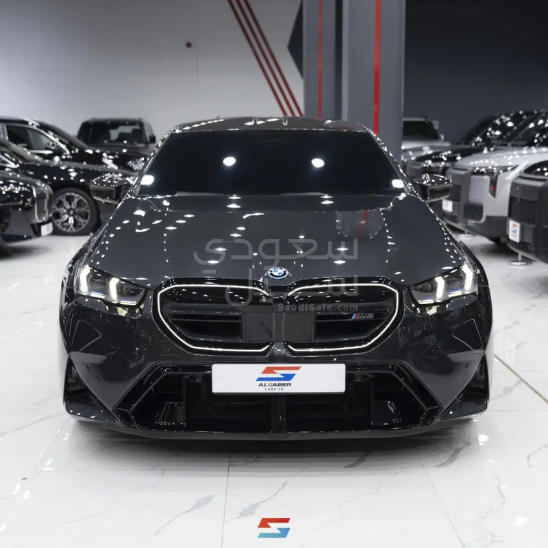 2025 بي ام دبليو الفئة ام إم 5