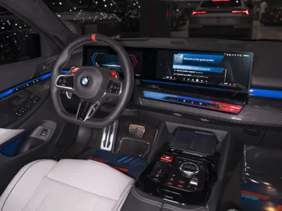 2025 بي ام دبليو الفئة ام إم 5