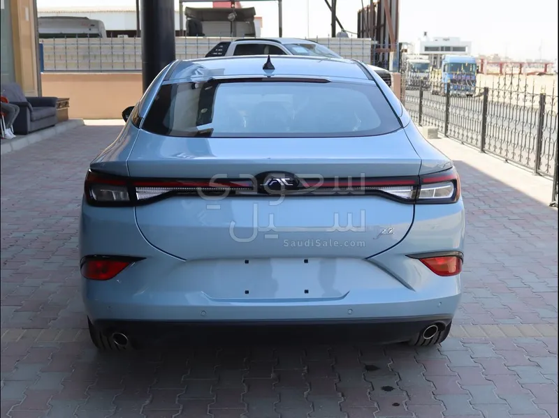 2025 JAC J7