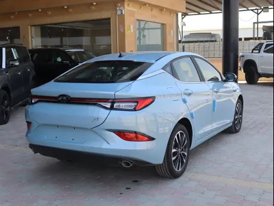 2025 JAC J7