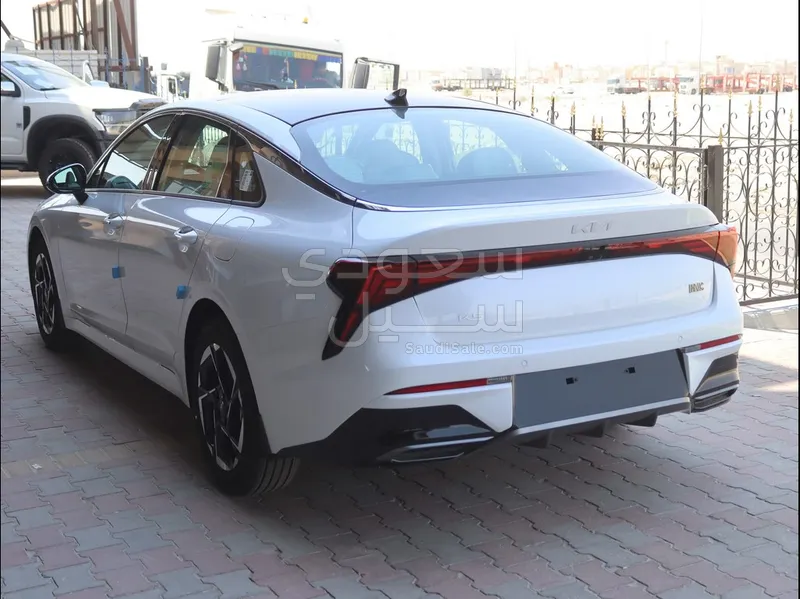 2026 Kia K5