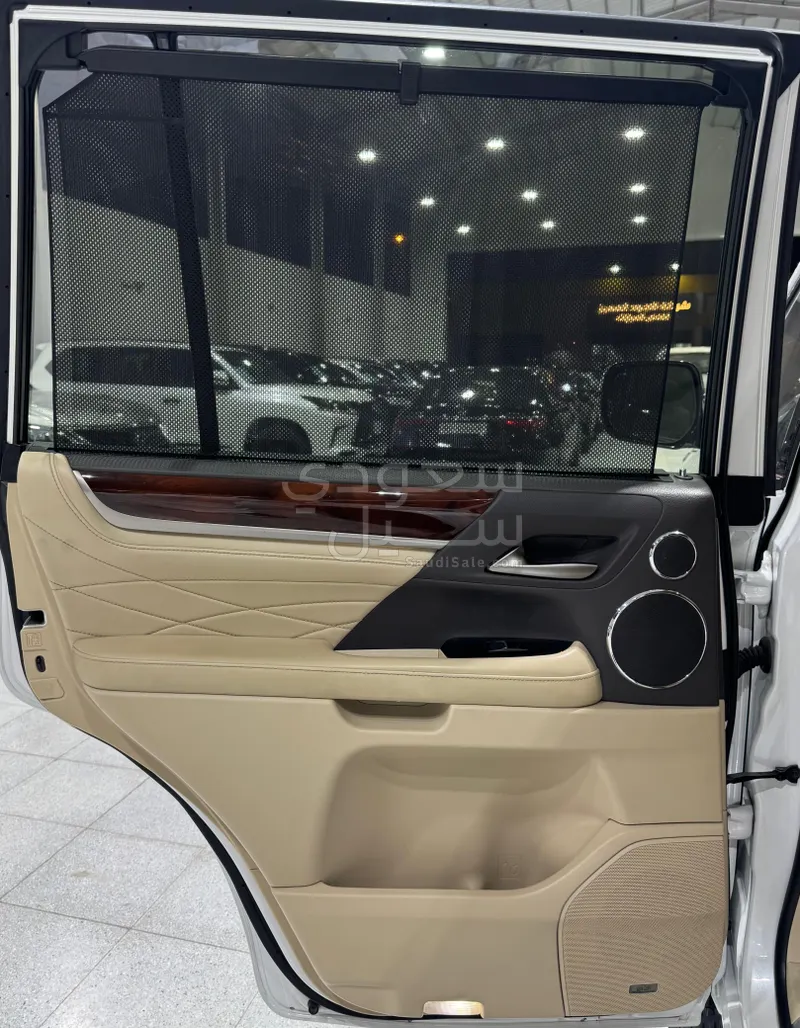 2019 Lexus LX 570  BlackEdition
