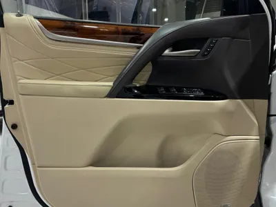 2019 Lexus LX 570  BlackEdition