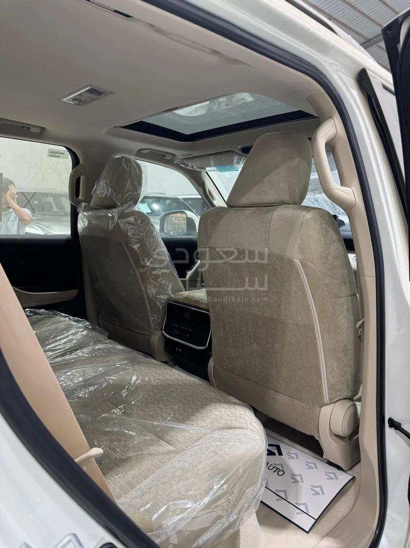 2024 Toyota Land Cruiser GXR