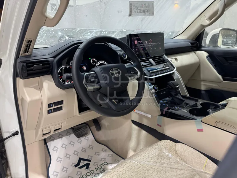2024 Toyota Land Cruiser GXR