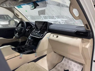 2024 Toyota Land Cruiser GXR