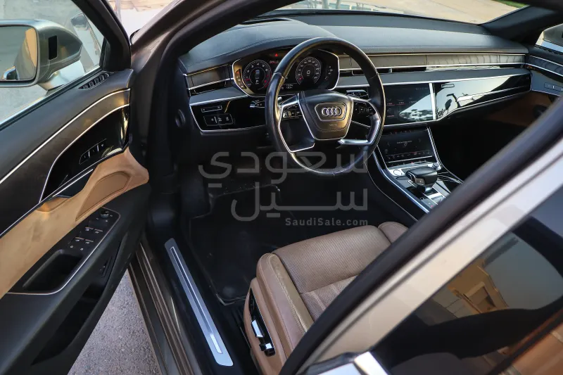 2018 اودي اي 8 ال 55تي اف اس أي