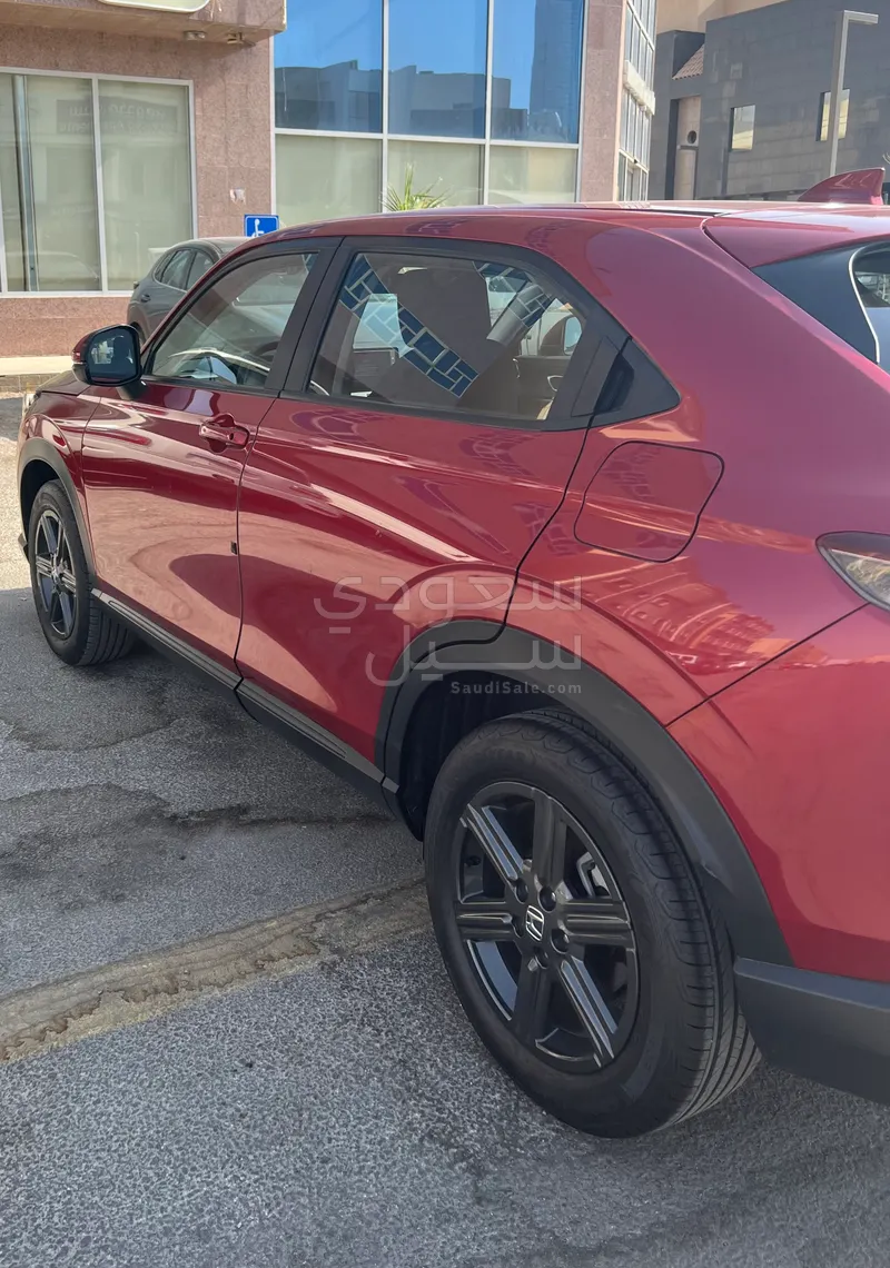 2023 هوندا اتش ار في