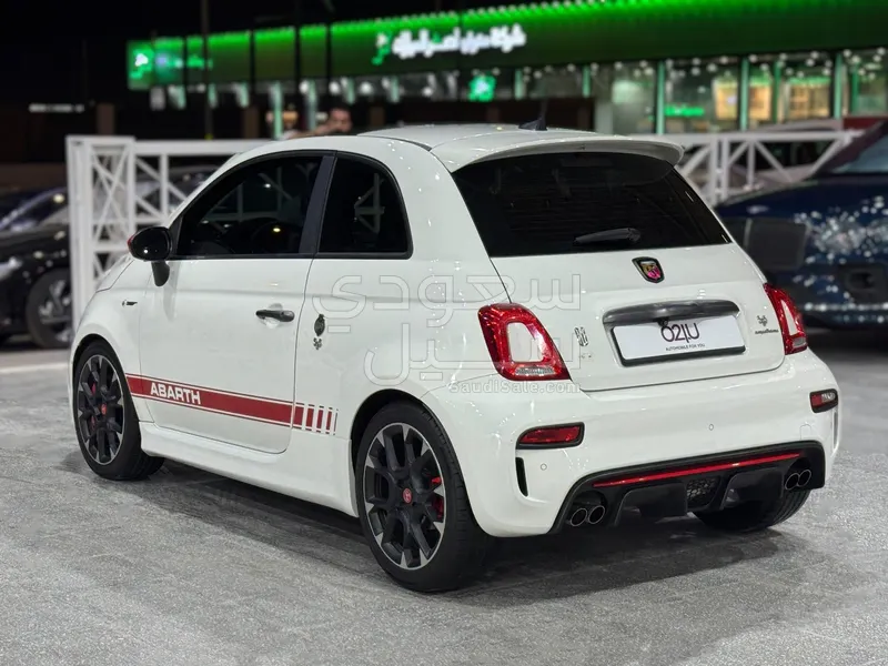 2018 فيات ابارث 595 كومبيتزيون