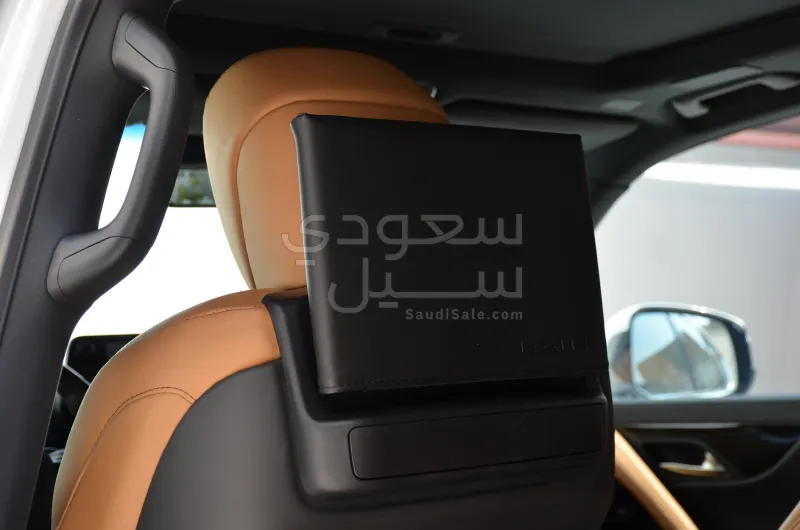 2024 لكزس إل إكس 600
