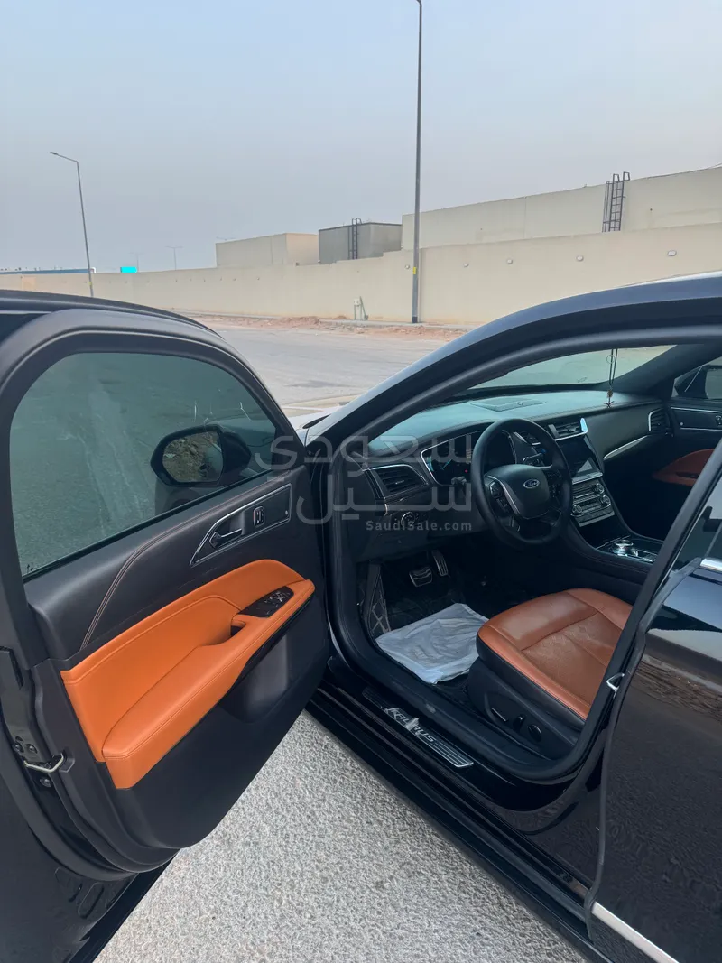 2021 Ford Taurus Titanium