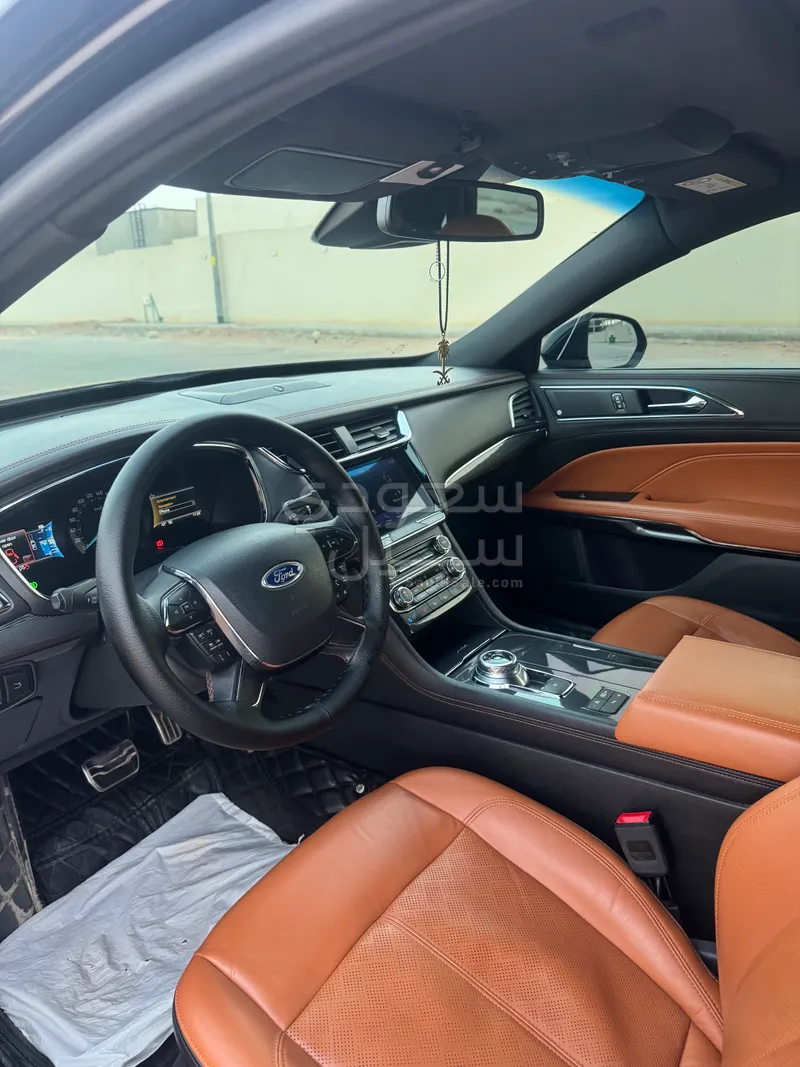 2021 Ford Taurus Titanium