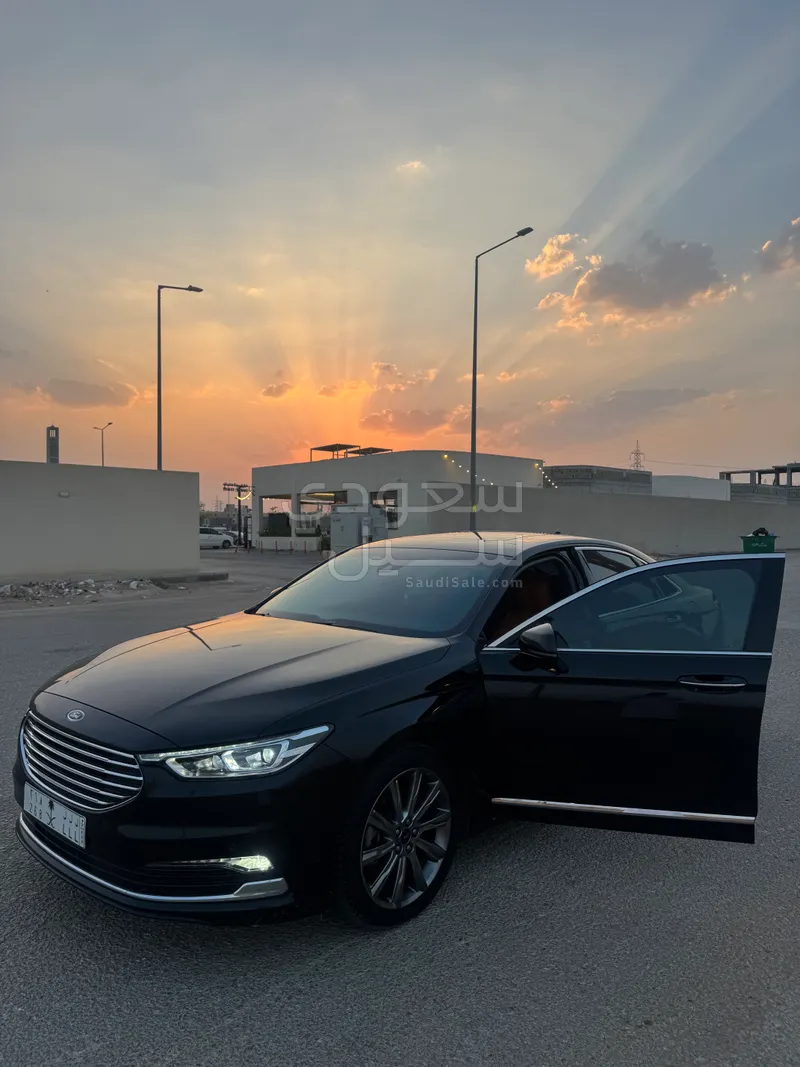 2021 Ford Taurus Titanium