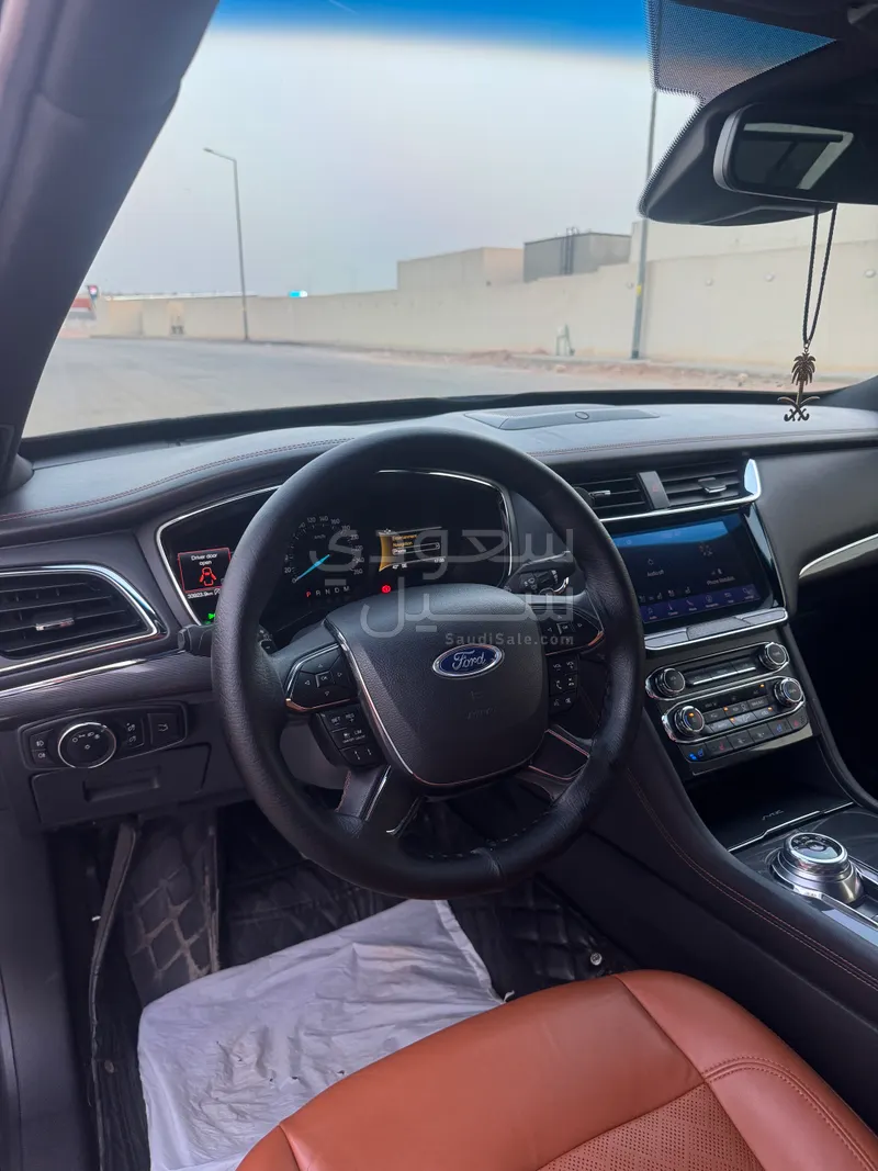2021 Ford Taurus Titanium