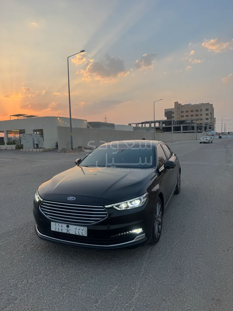 2021 Ford Taurus Titanium