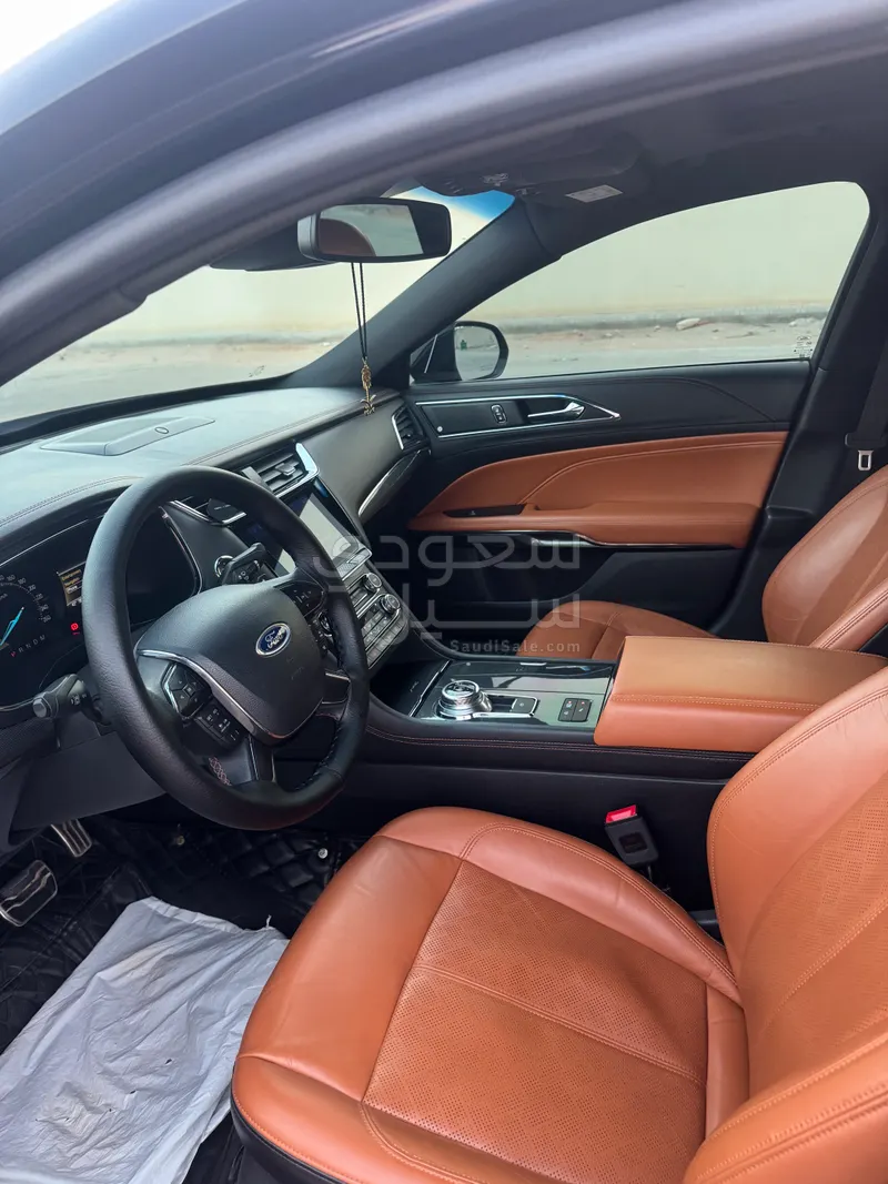 2021 Ford Taurus Titanium