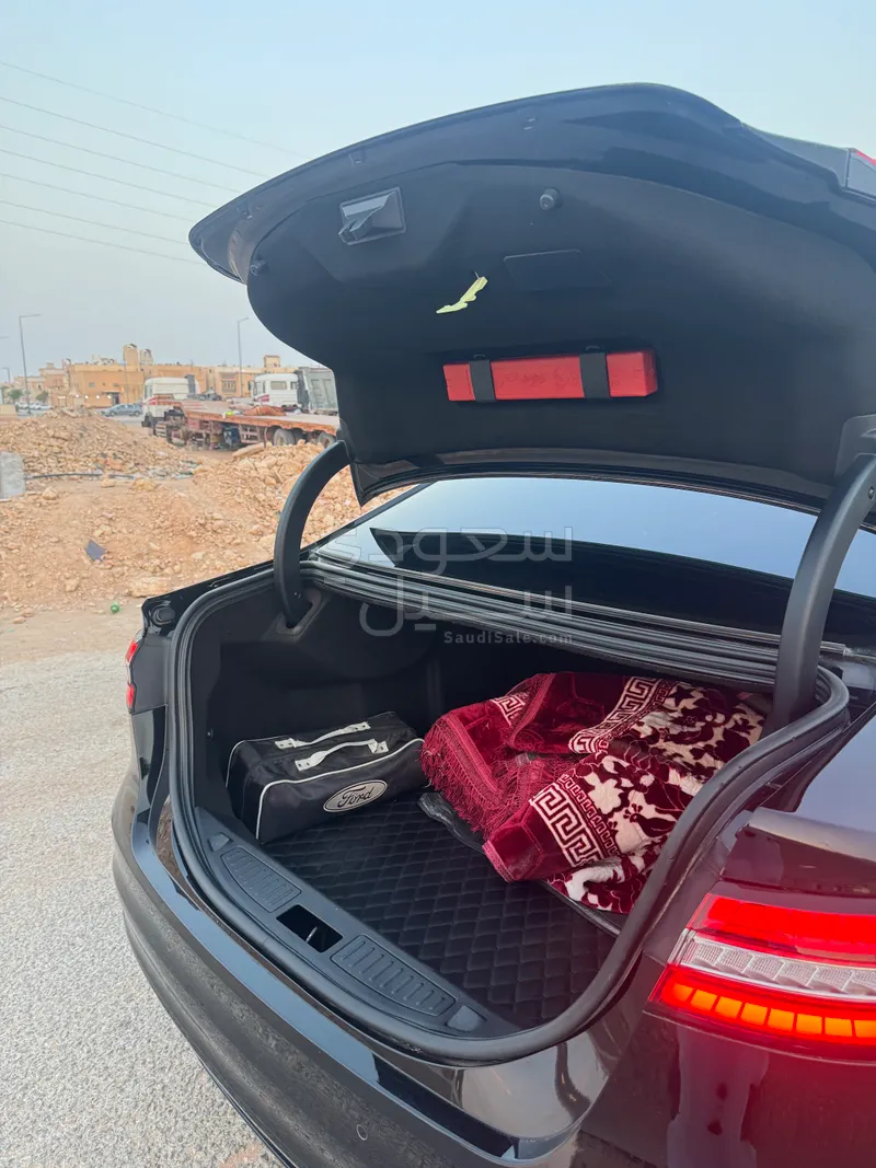 2021 Ford Taurus Titanium