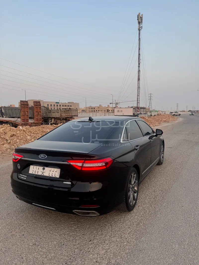 2021 Ford Taurus Titanium