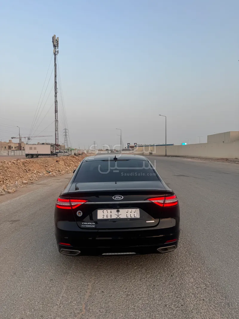 2021 Ford Taurus Titanium