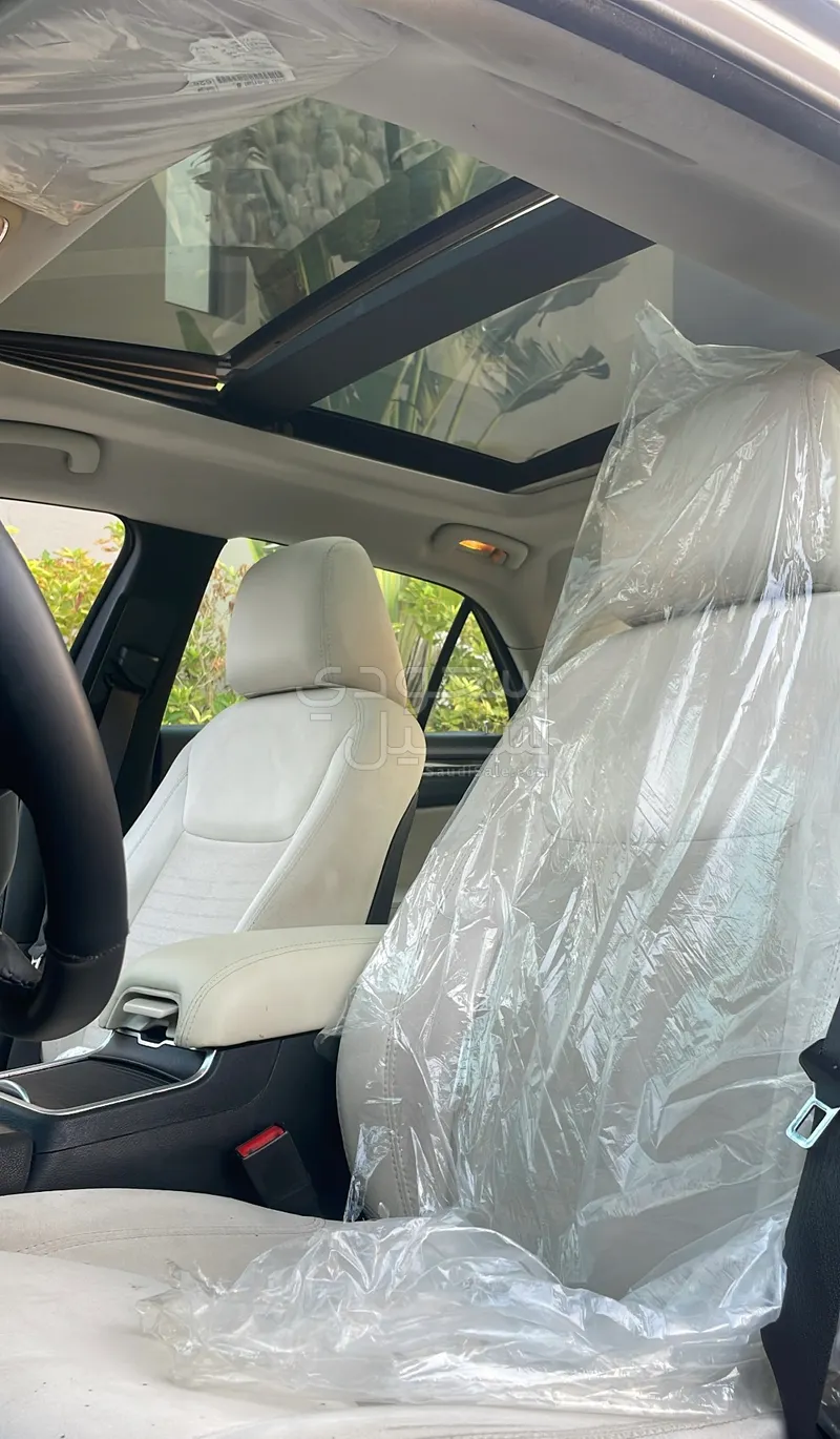 2016 كرايسلر 300 ليميتد