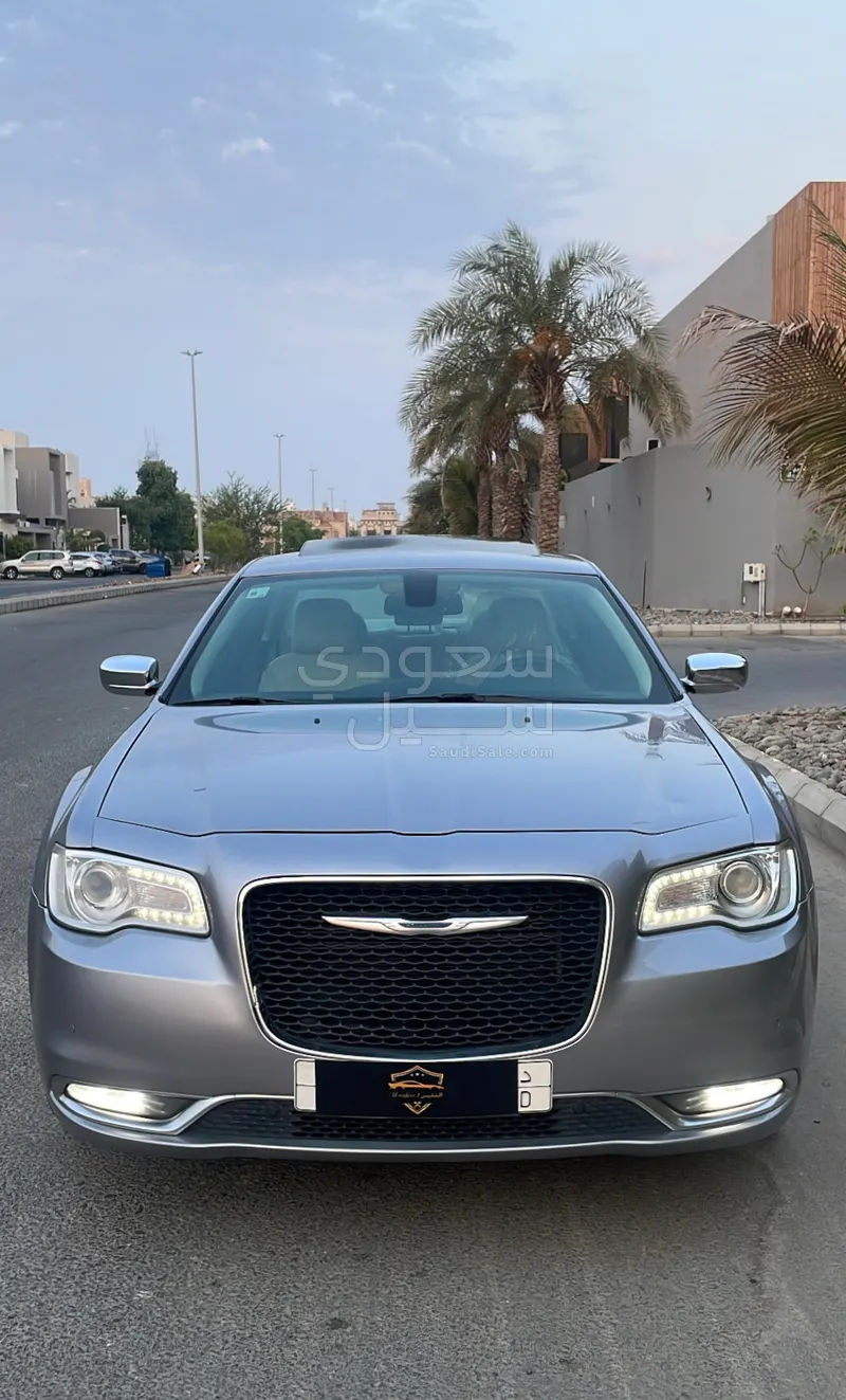 2016 كرايسلر 300 ليميتد