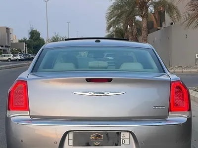 2016 كرايسلر 300 ليميتد