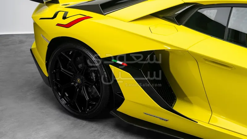 2020 لمبرجيني افنتادور إس في جاي