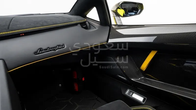 2020 لمبرجيني افنتادور إس في جاي
