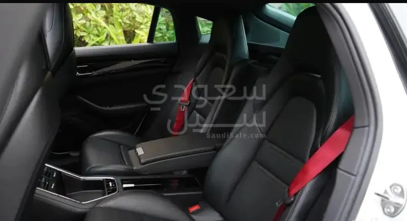 2018 بورش بانميرا 4 اس