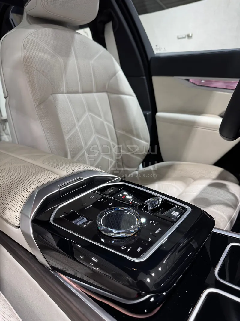 2023 BMW 7 Series 735i