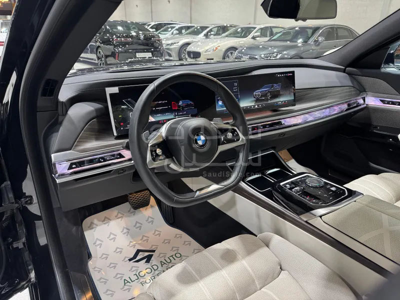 2023 BMW 7 Series 735i