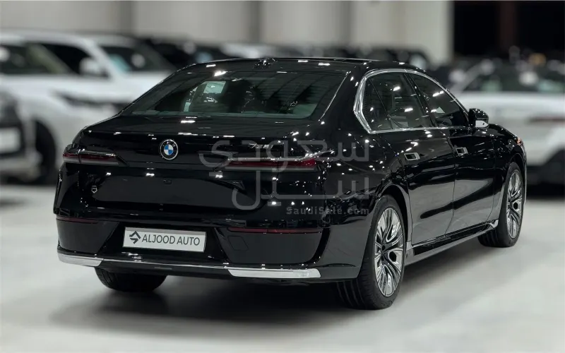 2023 BMW 7 Series 735i
